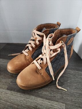 Sorel Tan and Gray Lace-Up Heeled Ankle Boots Womens Size 9.5